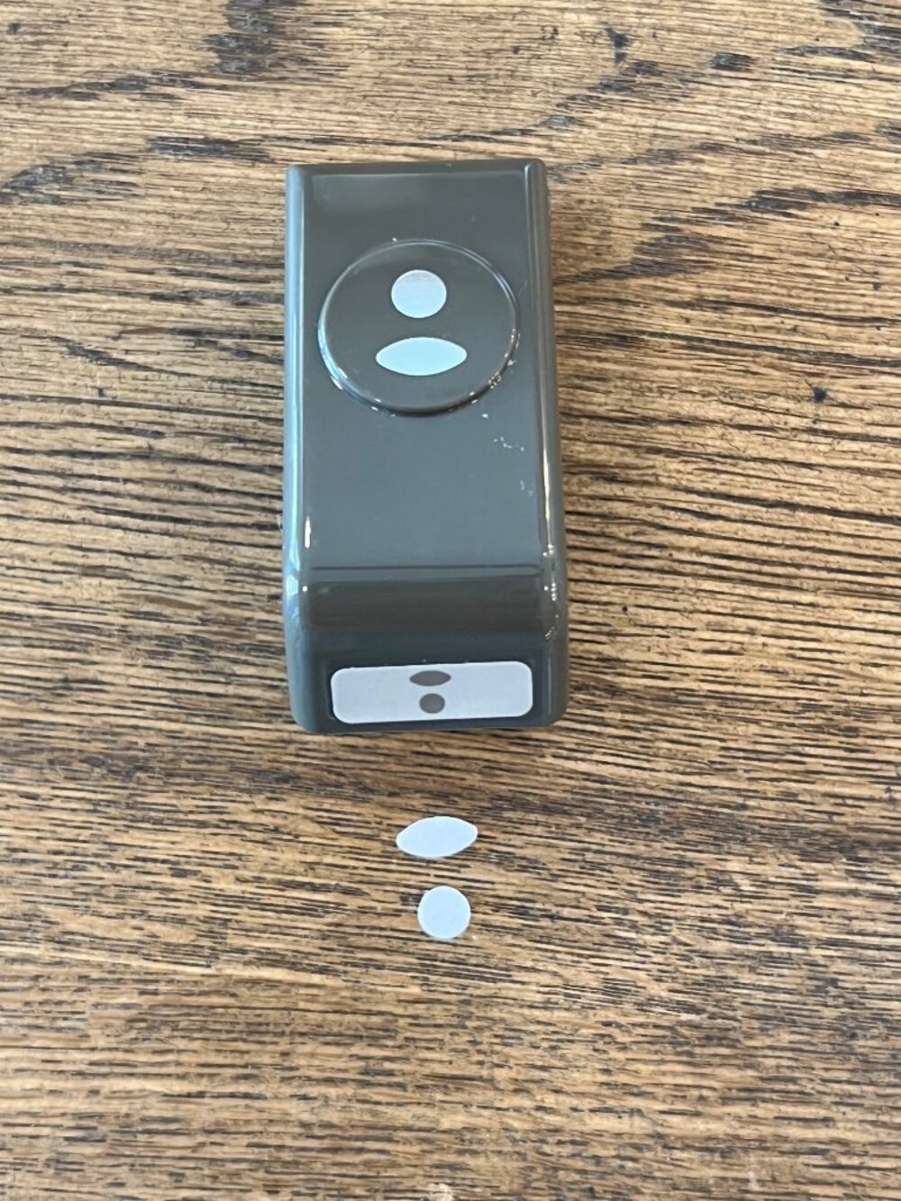 Stampin Up! Small Oval & Circle  Shape Small Paper Punch Scrapbook Craft Supply